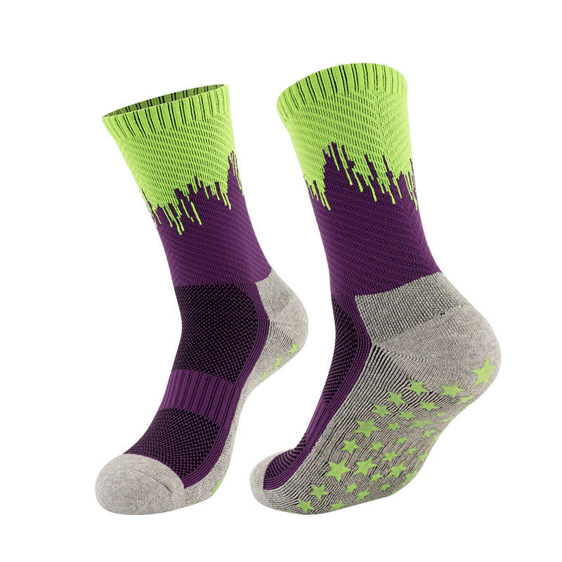 Product descriptions: moisture-wicking running socks