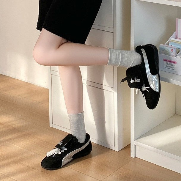 2025 spring and summer new college style classic solid color stacking socks breathable all-in-one machine boneless seam head medium tube women's socks